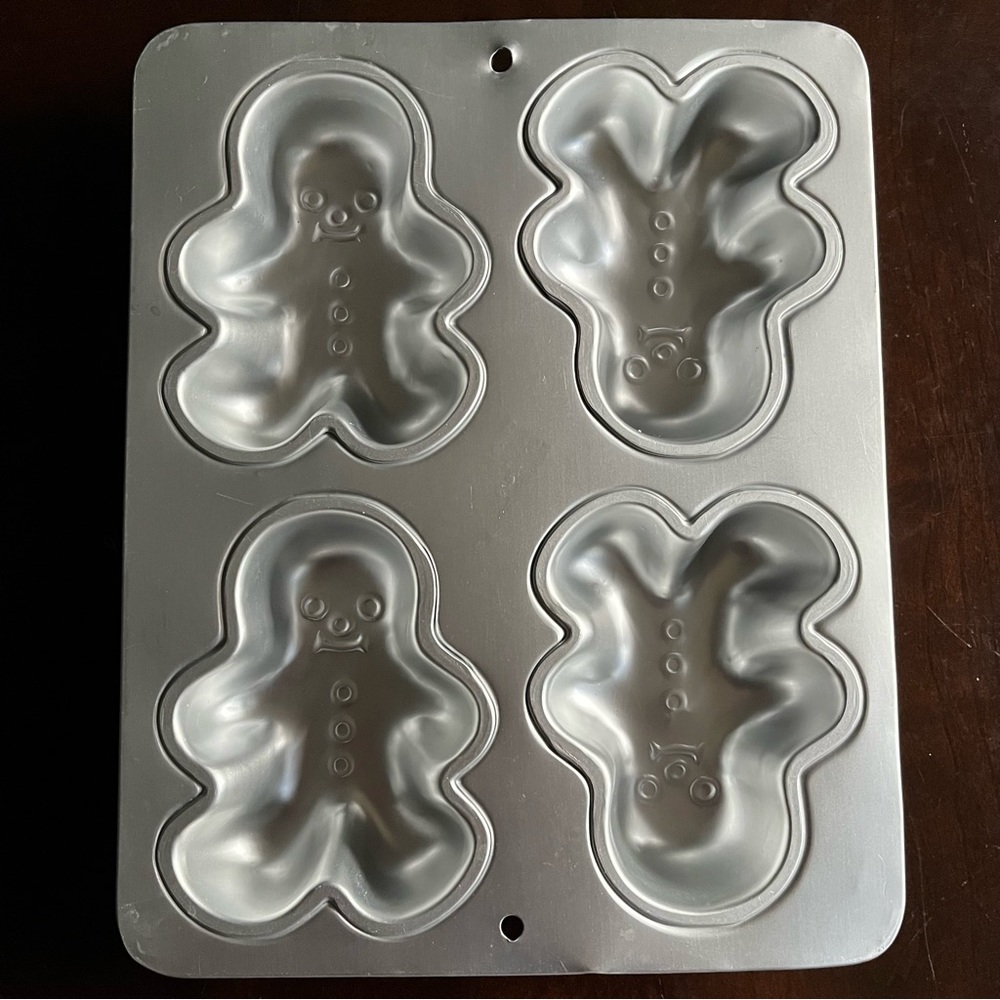 Wilton 1992 Vintage 4 Gingerbread Man Cake Pan Baking Mold